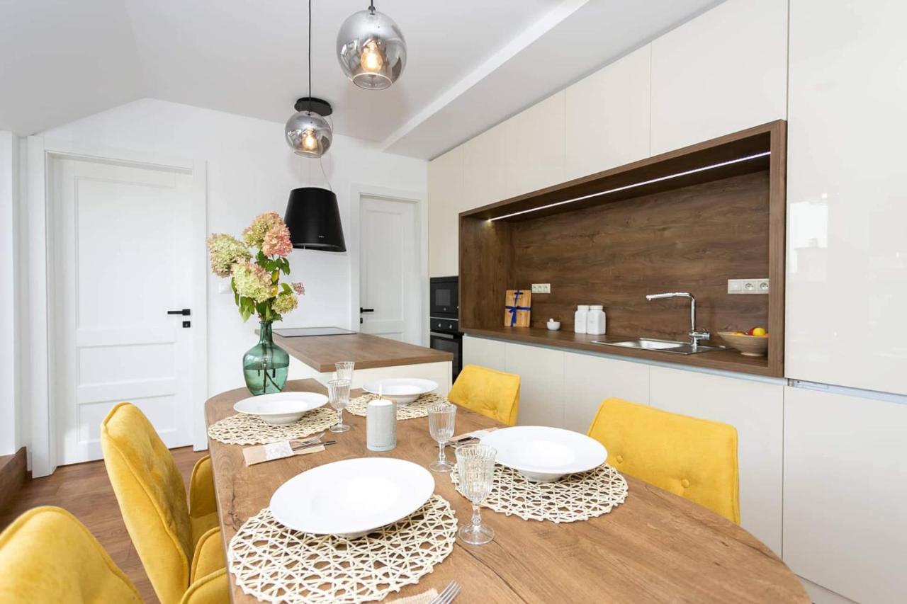 Bl - The Penthouse, 24Hr Self Check-In, 2 Bedrooms, Fireplace, Ac, Panoramic View From Main Balcony, 3-Minute Walk To City Center Banská Bystrica Exterior foto