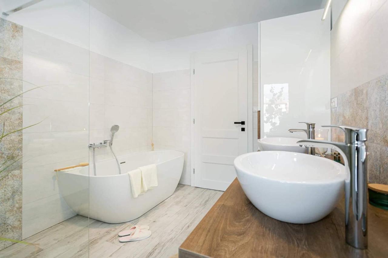 Bl - The Penthouse, 24Hr Self Check-In, 2 Bedrooms, Fireplace, Ac, Panoramic View From Main Balcony, 3-Minute Walk To City Center Banská Bystrica Exterior foto